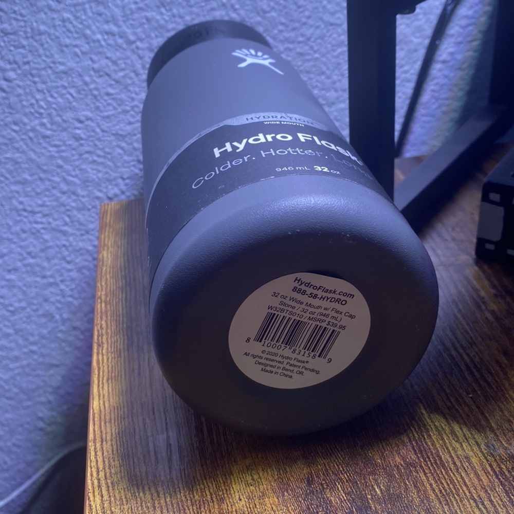 Hydro flask - Picture 2 of 2